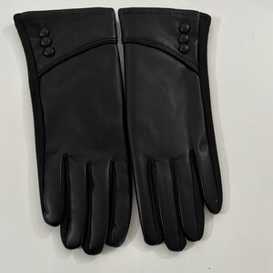 NEW: Elegant Black Gloves